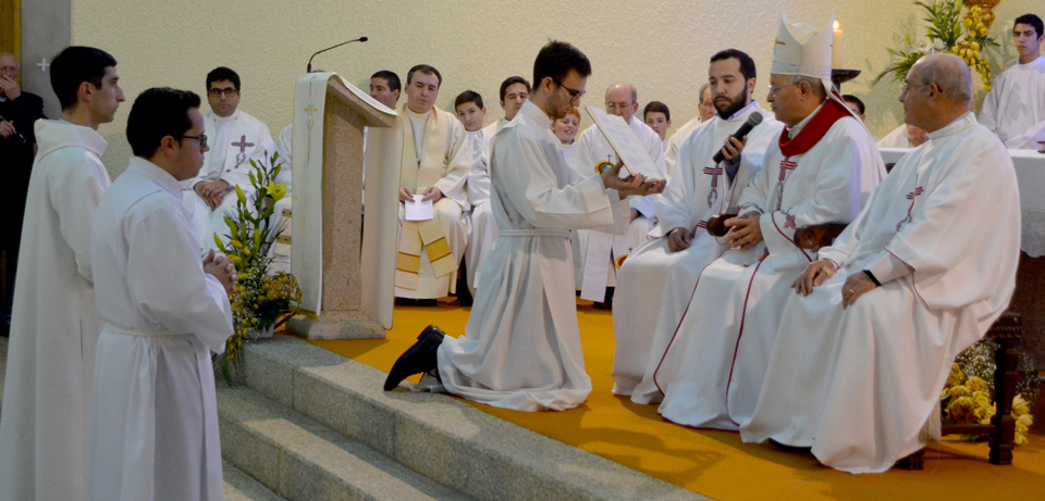 Documentos | Homilia de D. António Moiteiro nas ordenações diaconais