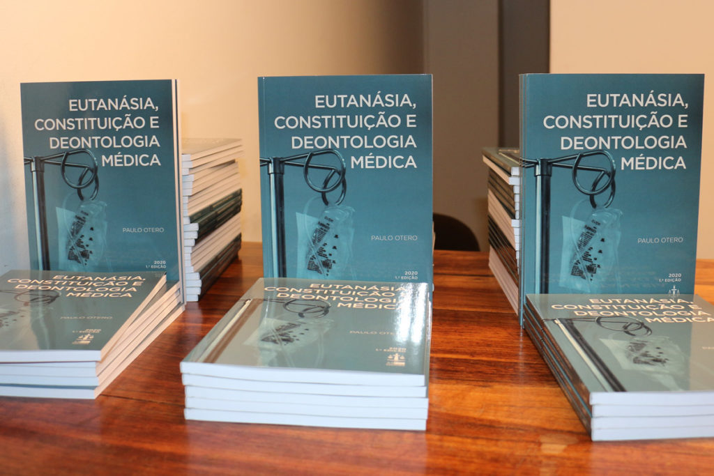 Notícias | Eutanásia: Paulo Otero afirma que projetos de despenalização são «inconstitucionais»