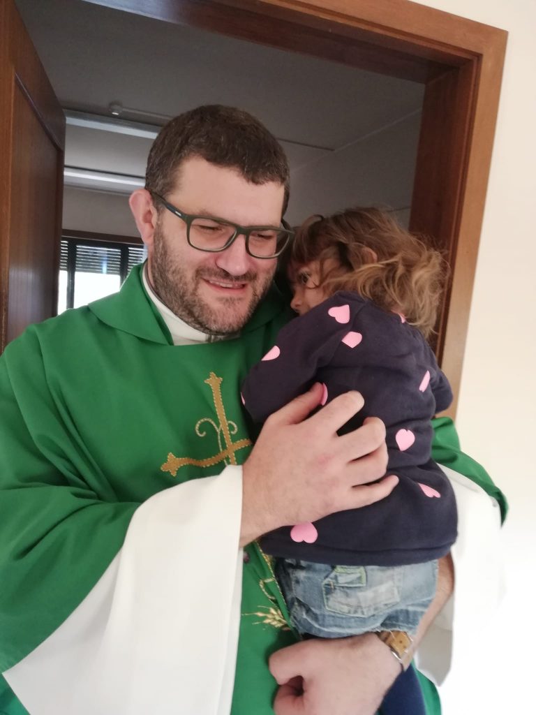 Notícias | Padre Johnny Freire eleito Superior Geral dos Silenciosos Operários da Cruz
