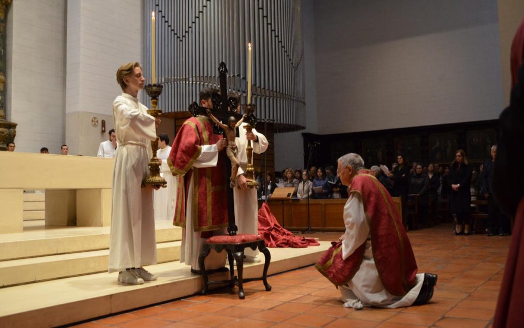 Documentos | Sexta-feira Santa: Paixão de Jesus – Homilia de D. António Moiteiro