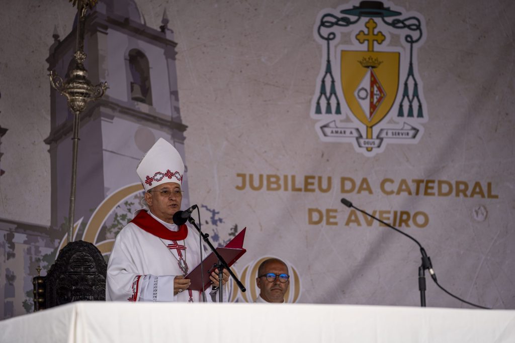 Documentos | D. António Moiteiro – Deus caminha connosco – Homilia