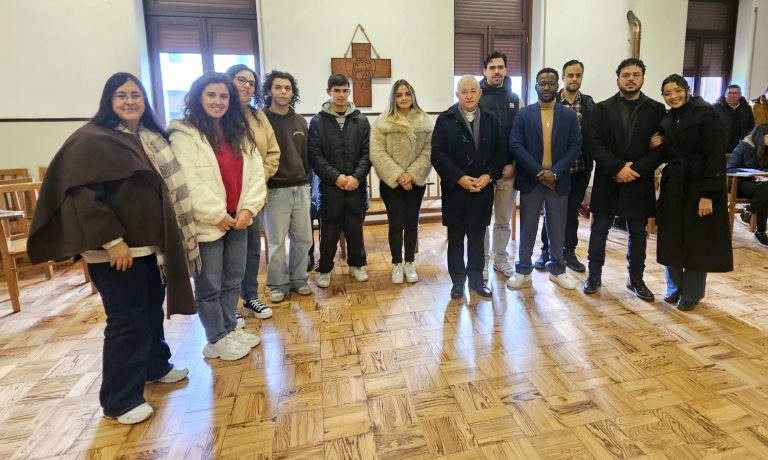 Notícias | 15 catecúmenos em preparação para os Sacramentos da Iniciação Cristã