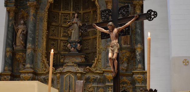 D. António Moiteiro preside ao Tríduo Pascal, na Sé de Aveiro